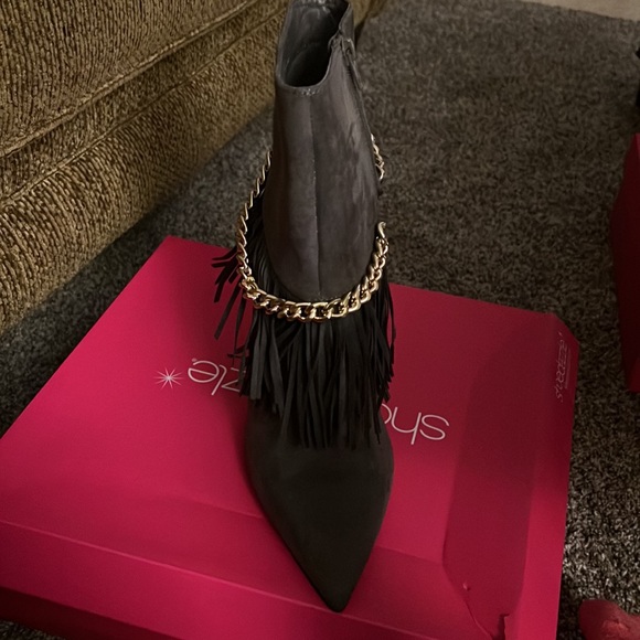 ShoeDazzle Gray Boot w/ Chains - Picture 2 of 5